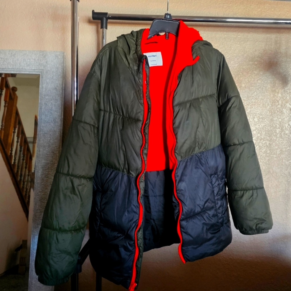 Boys Black Puffer jacket 14/16 old navy